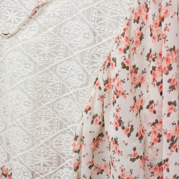 Torrid Floral Peasant Top - Picture 2 of 5